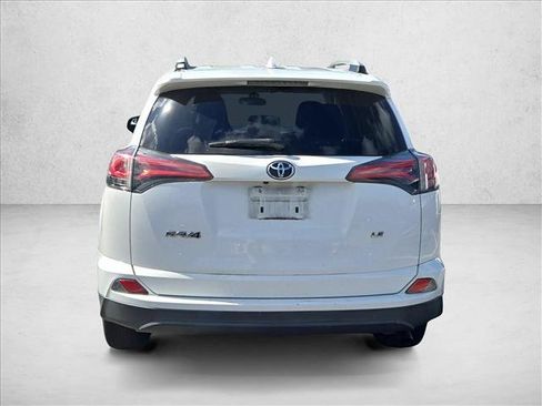 Used 2016 Toyota RAV4 LE FWD image 6