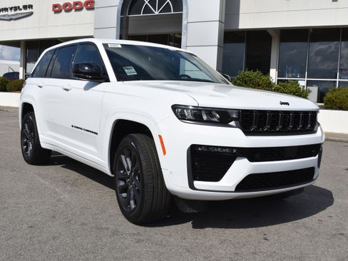 New 2026 Jeep Grand Cherokee Limited Reserve image 3