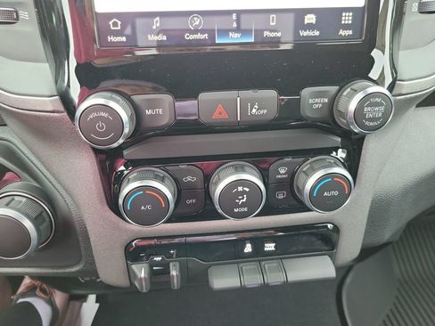 New 2024 RAM 2500 Tradesman w/ Safety Group AWD/4WD image 17