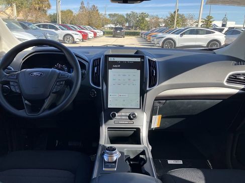 New 2024 Ford Edge SE w/ Black Appearance Package image 5