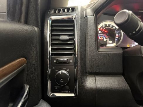 Used 2016 RAM 3500 Laramie AWD/4WD image 17
