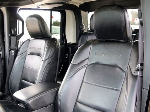 Used 2020 Jeep Gladiator Overland image 11