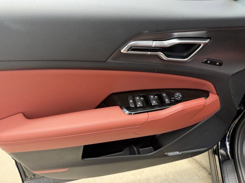 New 2025 Kia Sportage SX image 32