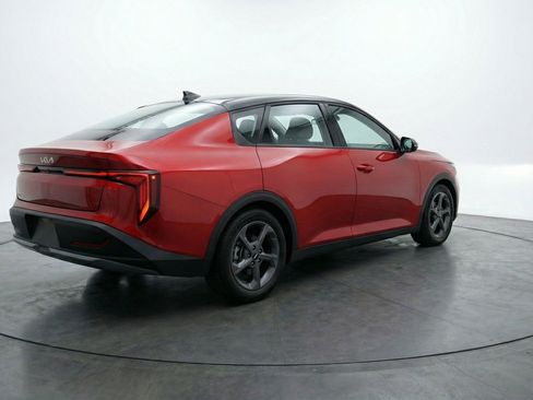 Used 2025 Kia K4 LXS image 9