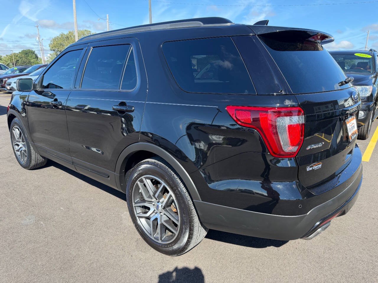 Used 2017 Ford Explorer Sport w/ Equipment Group 401A AWD/4WD image 3