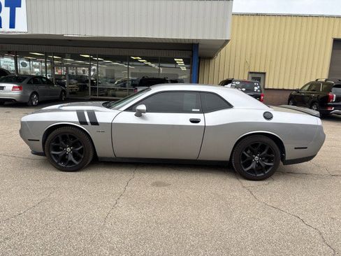 Used 2018 Dodge Challenger R/T Plus image 3