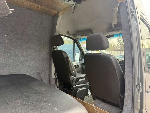 Used 2014 Mercedes-Benz Sprinter 2500 image 38