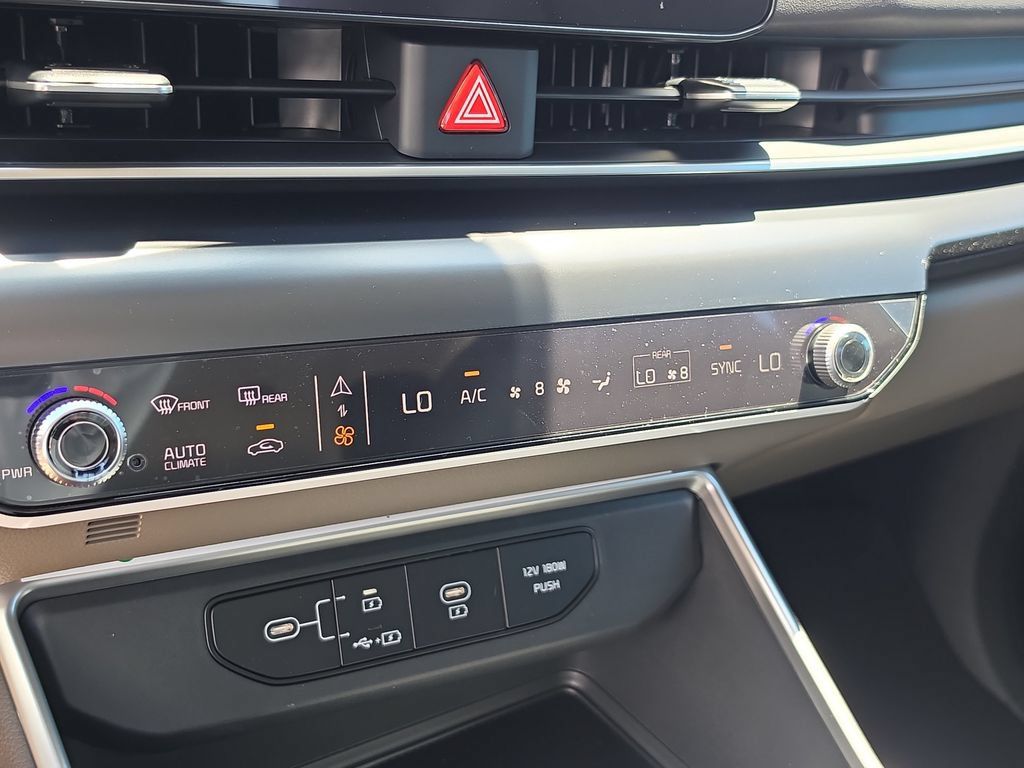 New 2027 Kia Carnival FWD image 24