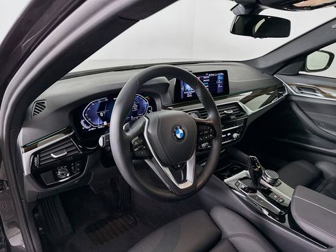 Used 2020 BMW 530e w/ Convenience Package image 9