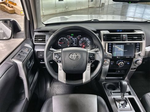 Used 2021 Toyota 4Runner SR5 Premium image 17