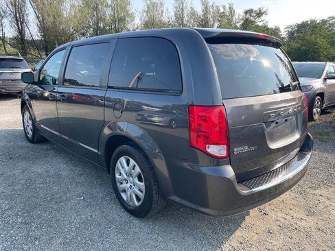 Used 2019 Dodge Grand Caravan SE FWD image 7