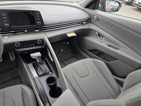 New 2025 Hyundai Elantra Sport image 17