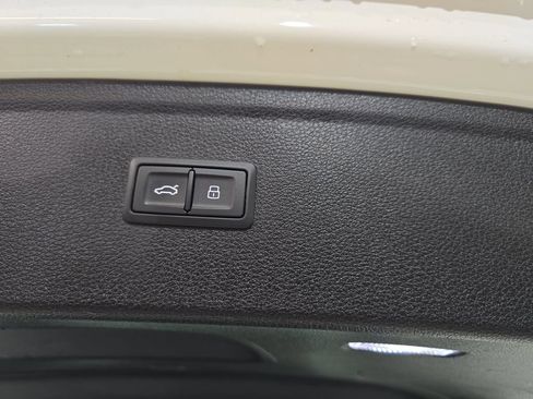 Used 2023 Audi Q5 Prestige w/ Prestige Package AWD/4WD image 16