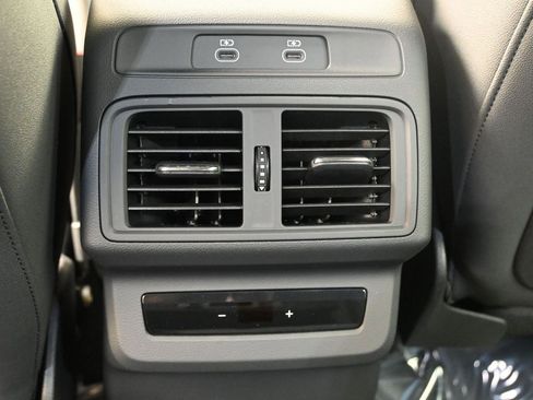 Used 2025 Audi Q5 Premium w/ Convenience Package image 20