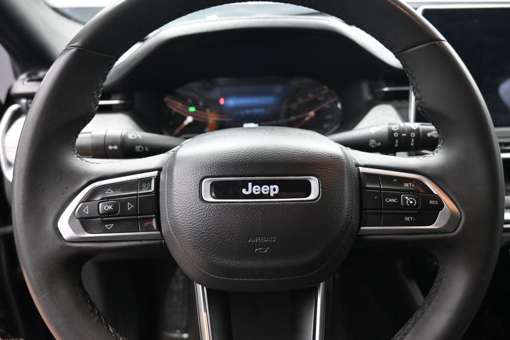 Used 2024 Jeep Compass Latitude AWD/4WD image 17