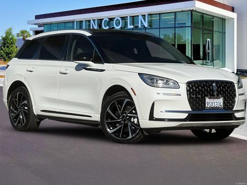 Certified 2024 Lincoln Corsair Grand Touring AWD/4WD image 2