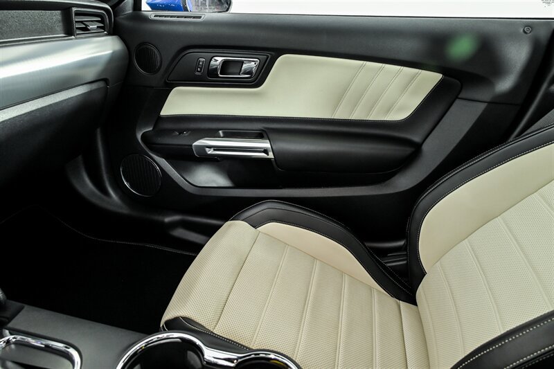 Used 2015 Ford Mustang 50 Years RWD image 28