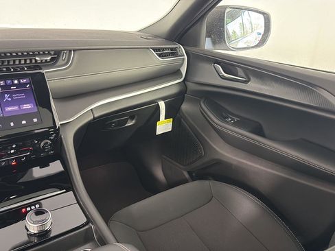 New 2026 Jeep Grand Cherokee L 4WD image 10