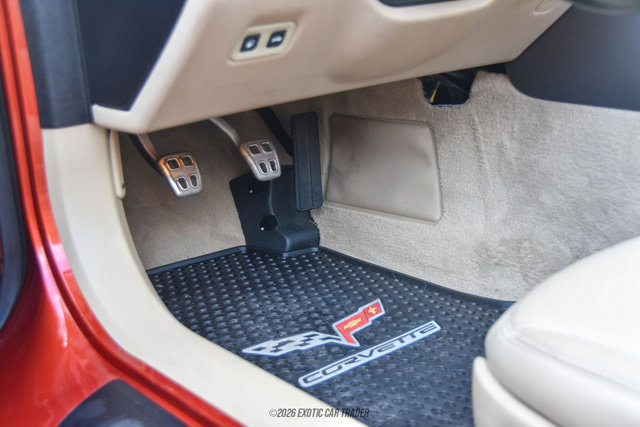 Used 2006 Chevrolet Corvette Coupe w/ Preferred Equipment Group RWD image 35