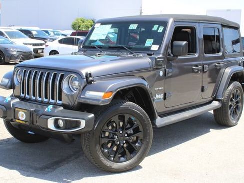 Used 2023 Jeep Wrangler Unlimited Sahara w/ Cold Weather Group AWD/4WD image 13