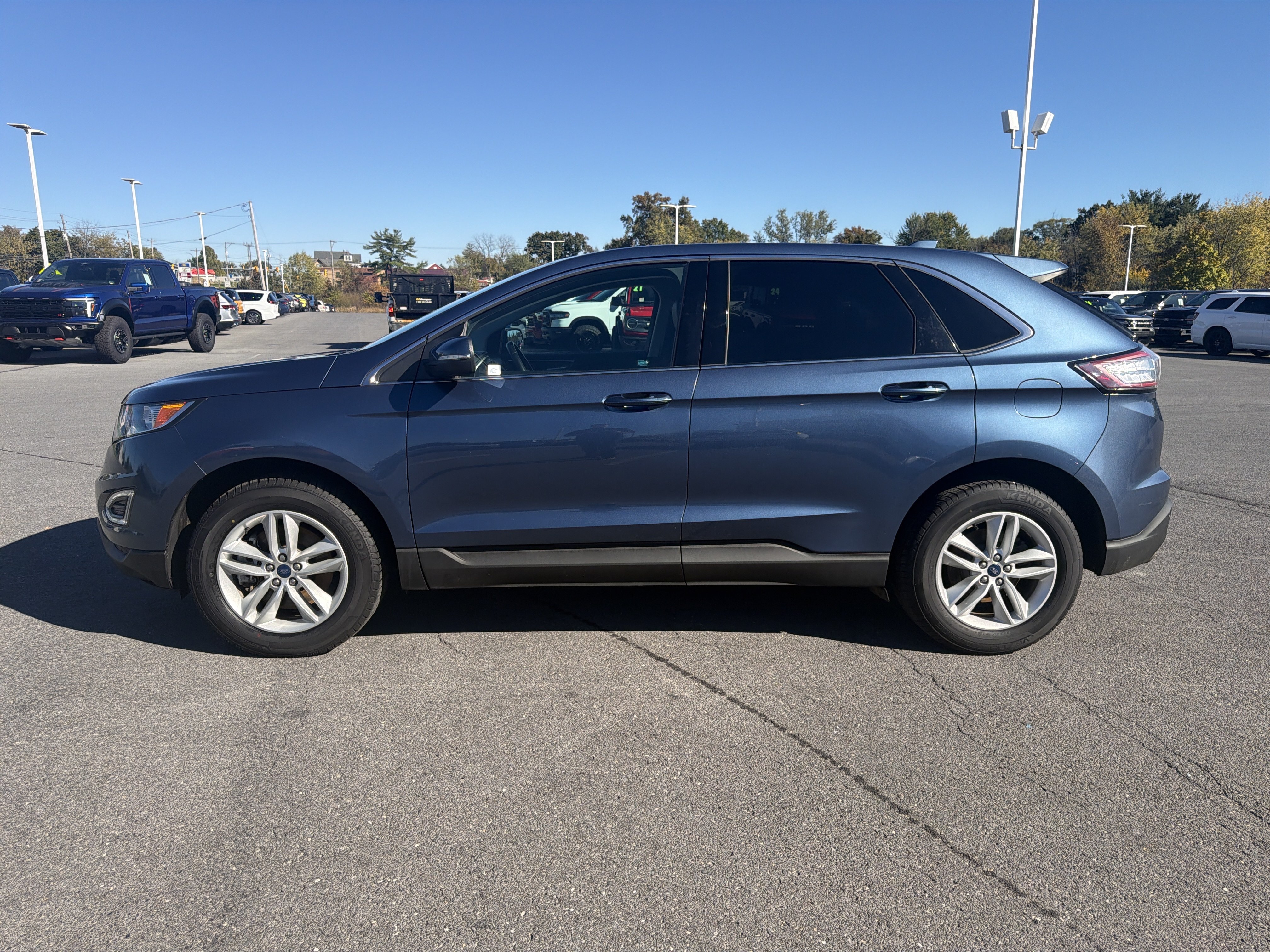 Used 2018 Ford Edge SEL w/ Equipment Group 201A AWD/4WD image 11