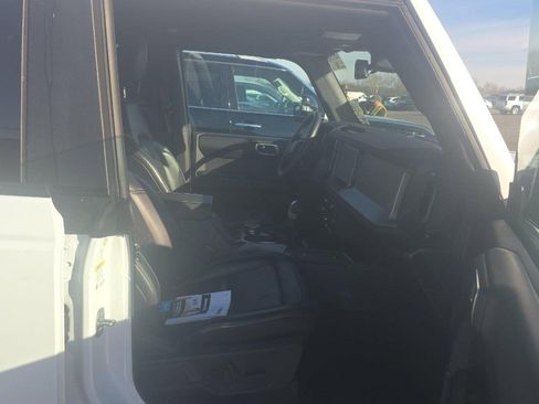 Used 2025 Ford Bronco Outer Banks image 2