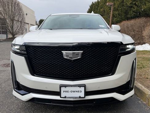 Used 2023 Cadillac Escalade Sport w/ LPO, ONYX Package image 9