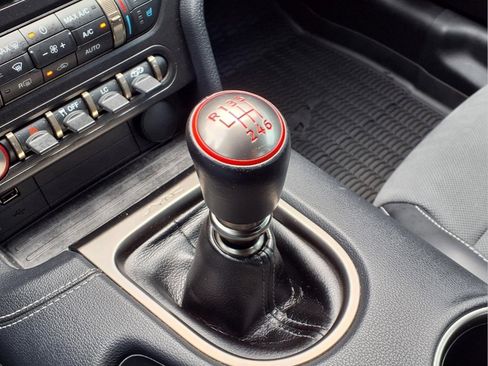 Used 2019 Ford Mustang Shelby GT350 w/ Technology Package RWD image 19
