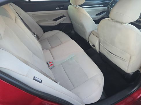 Certified 2022 Nissan Altima 2.5 SV w/ SV Premium Package AWD/4WD image 11