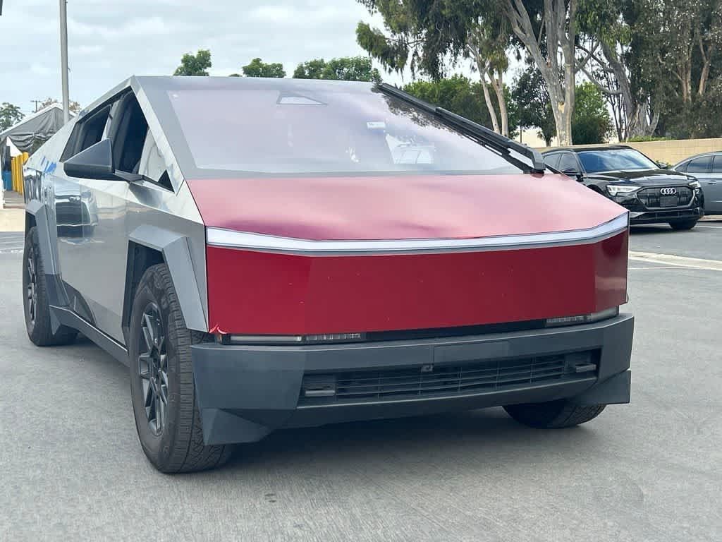 Used 2025 Tesla Cybertruck AWD Crew Cab image 4