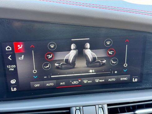 Used 2023 Alfa Romeo Giulia Estrema image 34