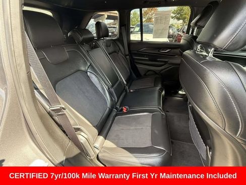 Certified 2025 Jeep Grand Cherokee Altitude AWD/4WD image 11