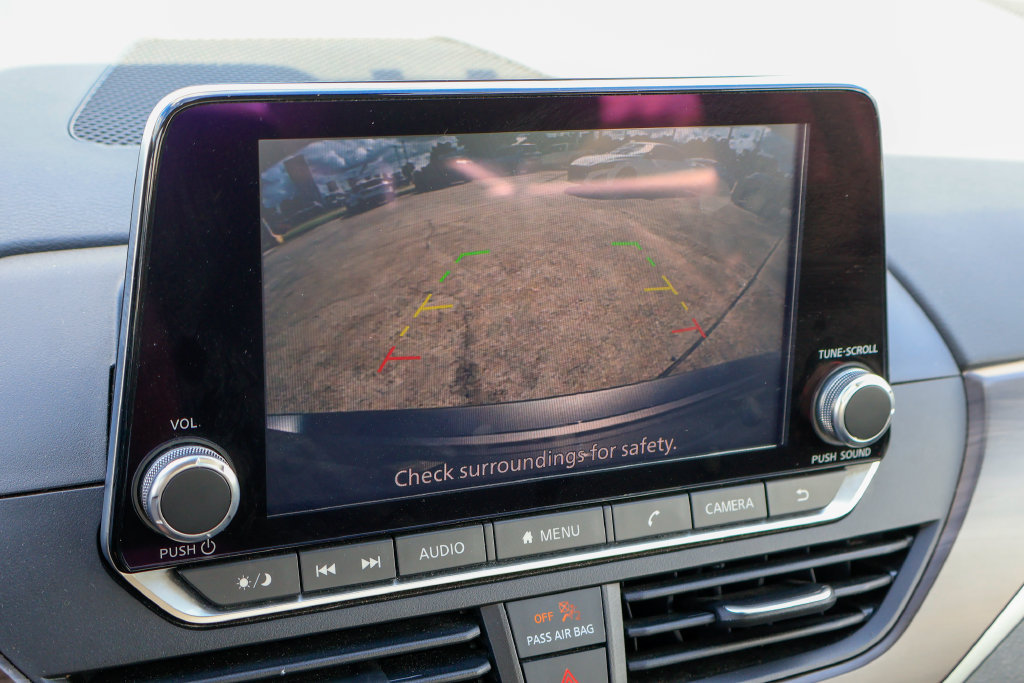 Used 2024 Nissan Altima 2.5 SV FWD image 4