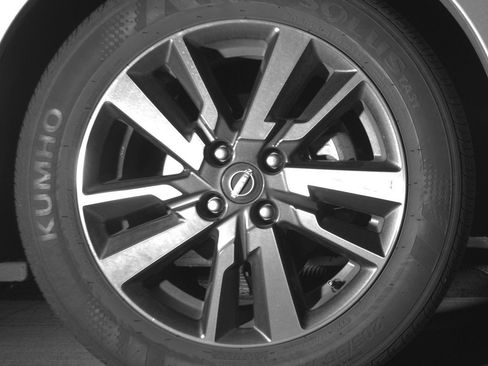 Used 2025 Nissan Versa SV FWD image 13