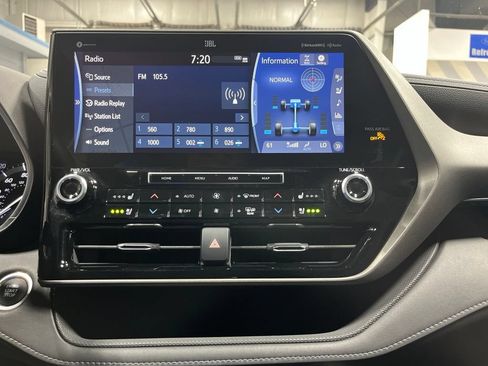 Used 2020 Toyota Highlander Limited AWD/4WD image 26