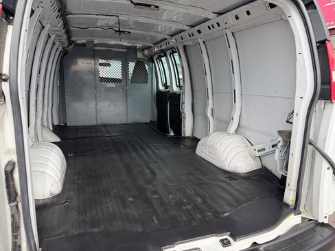 Used 2020 Chevrolet Express 2500 Extended w/ Communications Package image 25