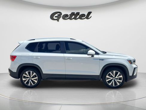 Used 2022 Volkswagen Taos SE image 5