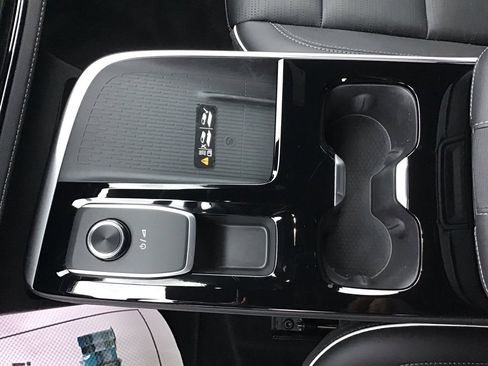 Used 2025 Buick Enclave Sport Touring image 44