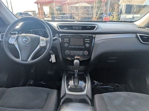 Used 2016 Nissan Rogue S image 16