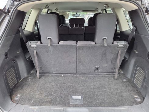 Used 2018 Nissan Pathfinder SV image 12