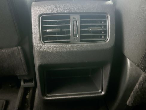 Used 2024 Nissan Rogue S FWD image 26