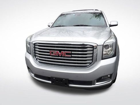 Used 2017 GMC Yukon SLT w/ Premium Edition image 9