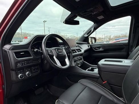 Used 2022 GMC Yukon SLT w/ SLT Luxury Package image 16