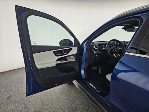 Used 2023 Mercedes-Benz GLC 300 image 19