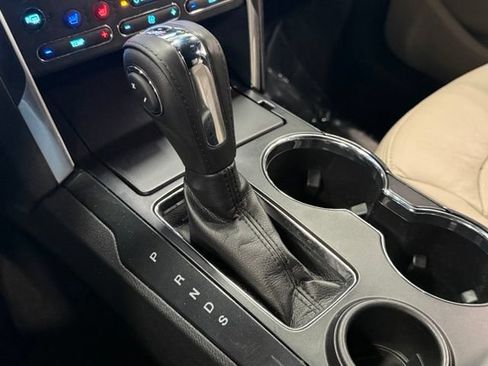 Used 2018 Ford Explorer Limited w/ Equipment Group 301A FWD image 29