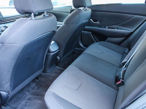 Used 2023 Hyundai Elantra SE FWD image 20