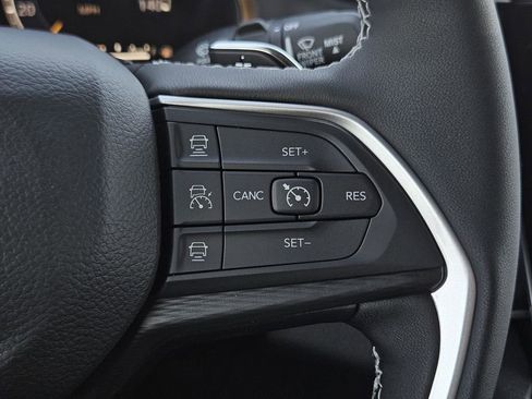 New 2025 Jeep Grand Cherokee Laredo image 15