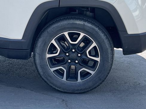 Used 2019 Jeep Compass Trailhawk AWD/4WD image 14