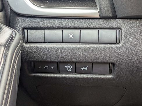 Used 2025 Nissan Rogue SV FWD image 25