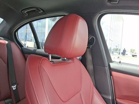 Used 2023 BMW 330i Sedan w/ M Sport Package RWD image 18